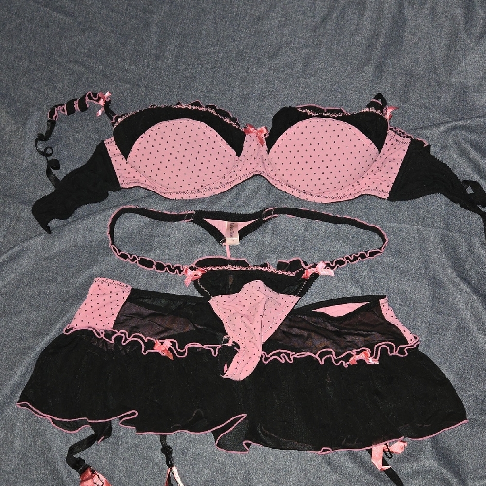La Vie En Rose Pink and Black Polka Dot Bra Set